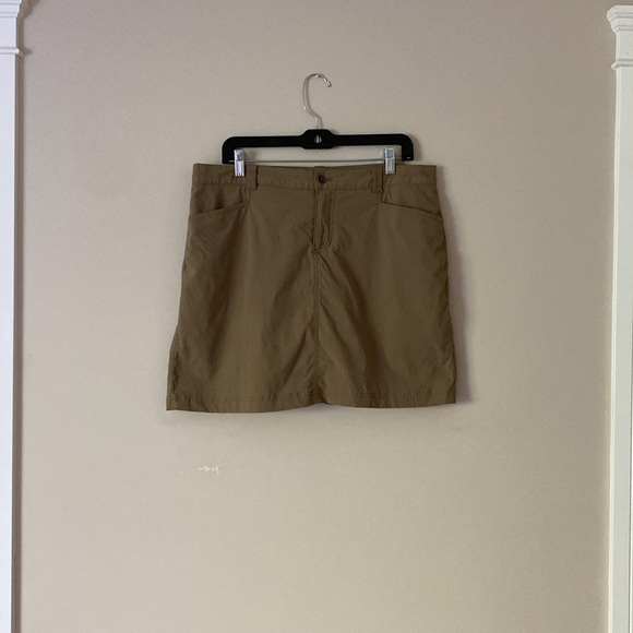 Eddie Bauer Tan Khaki Neutral Cargo Skort Size 12 - Picture 7 of 16